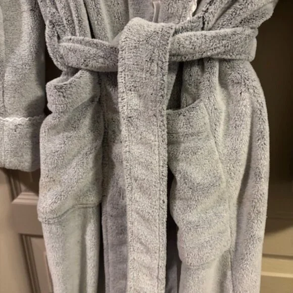 Oscar de la Renta Women's M Pale Gray Plush Long Robe 45" Long Sleeve Self Tie - Picture 6 of 11
